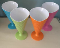 Set of 4 vintage ice cream waffle cone shaped sundae cups bowls