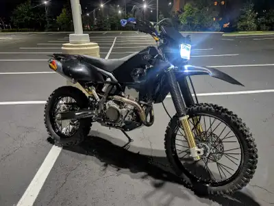 Mint fully customised DRZ needs nothings, and completely street legal, always stored indoors elevate...