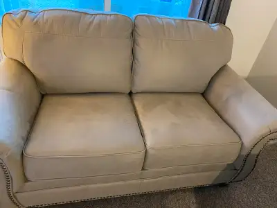 Ashley loveseat & chair in mint condition