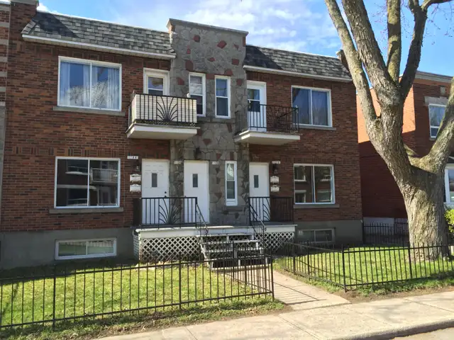 Verdun, 4½, Très beau logement au deuxième d’un quadruplex.