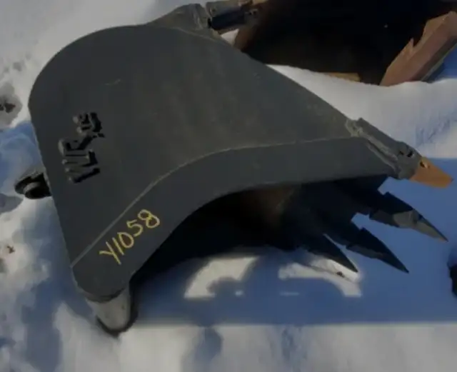 Excavator Bucket quick attach64840235480195121