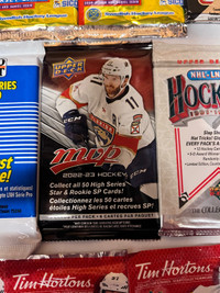 Various unopened Hockey card packs (Upper Deck, O-pee-chee Etc.