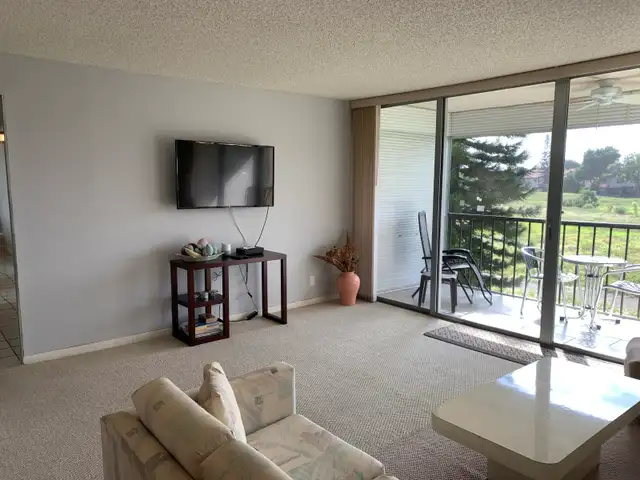 2 bdrm/2bthrmFlorida Condo for sale or rent. Lauderhill Fl 33319 in Florida in Canada - Image 3