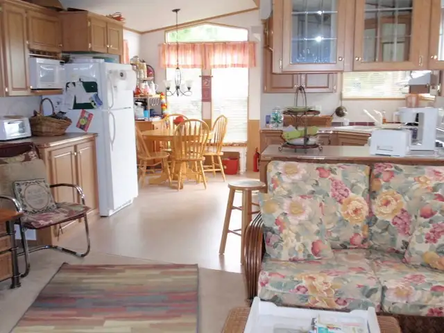 Stunning Waterfront Sherkston Shores Cottage with low fees. in Houses for Sale in St. Catharines - Image 3