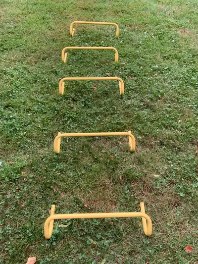 5 movable hurdles. Good for football and soccer training as well as general exercise routine.