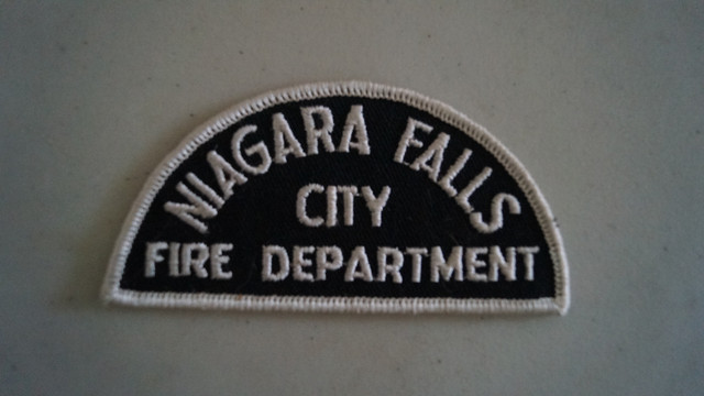 BADGES / CRESTS (Fire department and more) in Arts & Collectibles in Mississauga / Peel Region - Image 2
