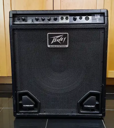 Peavey MAX 115 Bass Amp 15" Combo Great Condition $400 OBO, View more