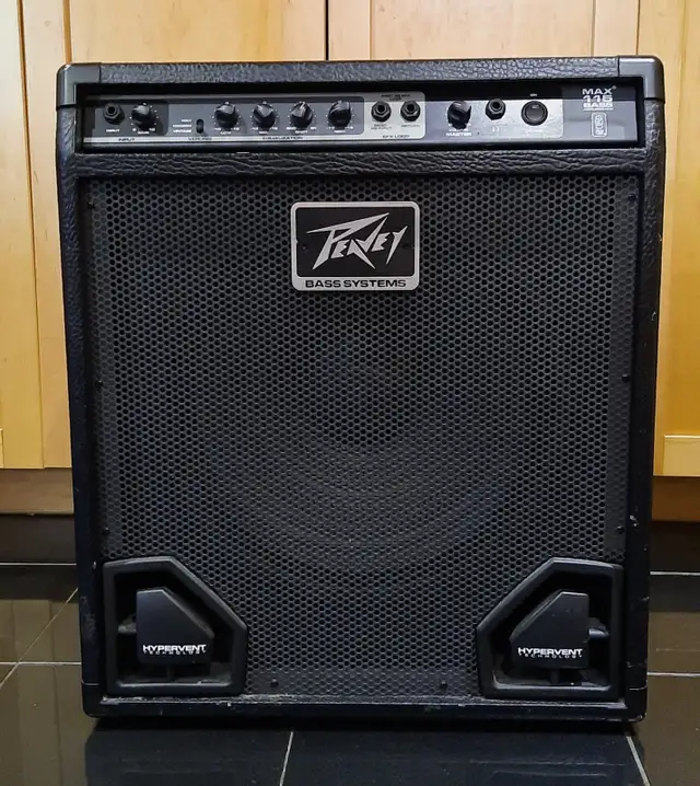 Peavey MAX 115 Bass Amp 15" Combo Great Condition $400 OBO in Amps & Pedals in Ottawa - Image 2