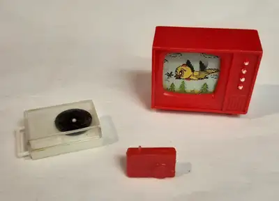 1960s dollhouse Console TV, Portable Radio, Record Player w/disc, View more