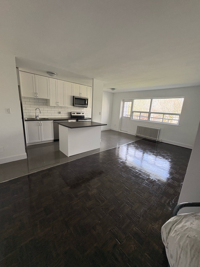 1 Bedroom apartment for rent in Lawrence & Morningside $1000 in Room Rentals & Roommates in City of Toronto