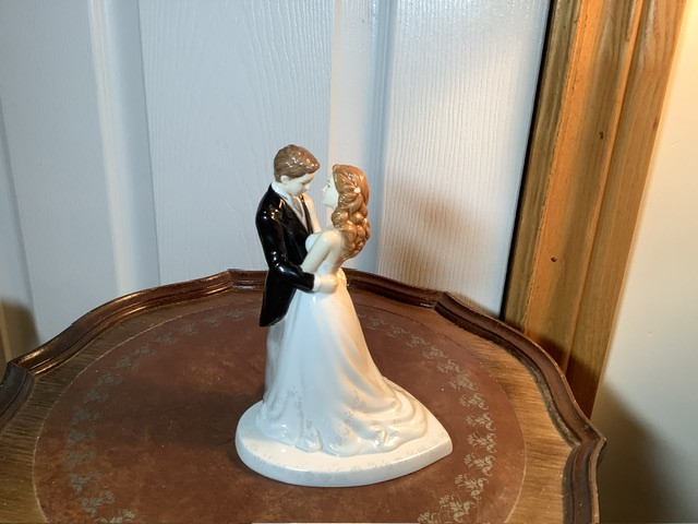 Unique Royal Doulton’s Cake Topper Figurine “Our Wedding Day” in Arts & Collectibles in Belleville - Image 3