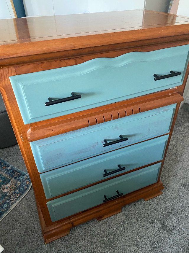 5 drawer dresser in Dressers & Wardrobes in Ottawa - Image 2