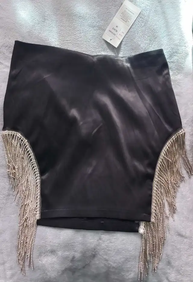 Satin Skirt (brand new) in Women's - Dresses & Skirts in Kitchener / Waterloo - Image 3