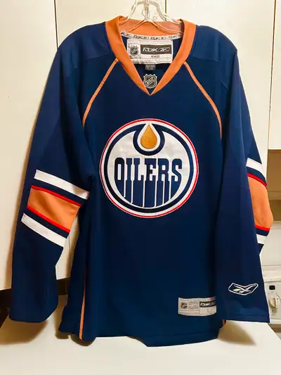 Edmonton Oilers Jersey. AUTHENTIC REEBOK. men’s LARGE. Barely used. $100 firm