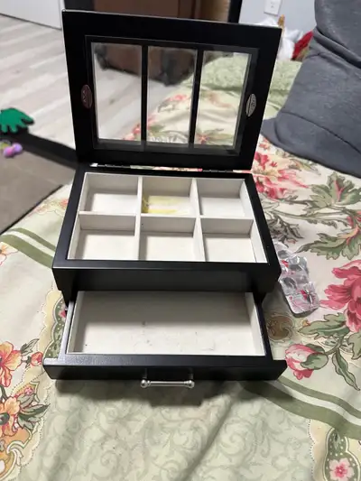 Wood made jewybox blCk colour 2 draw beat handle