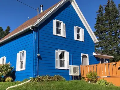 Clinton House Available Sept to May - Furnished