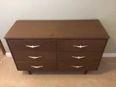 6 drawer dresser / fair condition