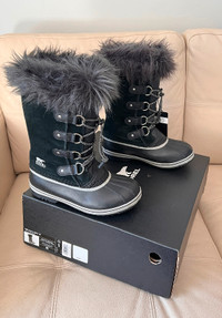 SOREL winter boots (new Y5)