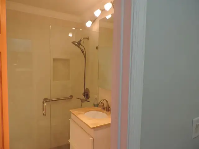 Affordable Fully Furnished Beachfront Studio – Available Now in Florida in Canada - Image 5