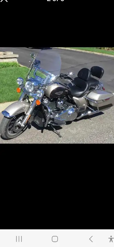 2018 Harley Davidson Road King MINT CONDITION, always kept inside garage, 2 tone paint beige-tan 12...