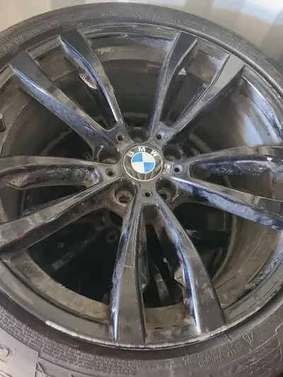 BMW X5 Original 20inches staggered wheels. Fits BMW E70, E71, F15 and F16. Used condition. Priced ac...