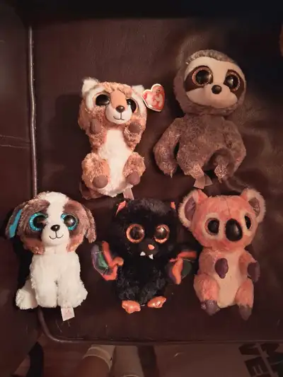 Toutou en très bonne état 5$ les petits 7$ les plus gros Le lot pour 30$
