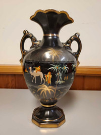 antique vase  made in England 1904 Arabian Motif 