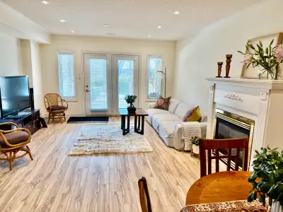 2 bedroom unit w/view excellent neighborhood in Aurora Newmarket