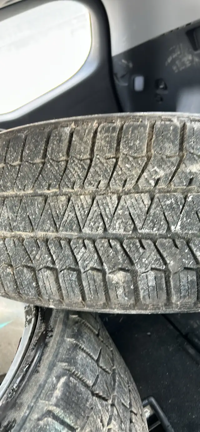 Bridgestone Blizzak 25535R18 Winter Tires in Tires & Rims in Oshawa / Durham Region - Image 3