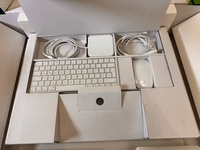 iMac M1 (2021) - 256 Go - comme neuf in Desktop Computers in Laval / North Shore - Image 5