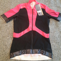 NWT Women's Skins cycling jersey