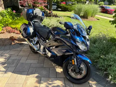 Yamaha FJR1300ES - 2016 - Blue - Low KM (12,970KM). Well loved/maintained, single owner. Never dropp...