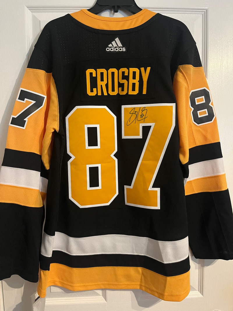 crosby signed jersey in Canada - Kijiji Canada