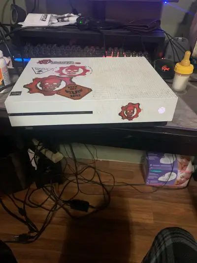 Xbox 1 s with 1 tb hard drive with power cord and 1 Controller looking to trade for Desktop computer...