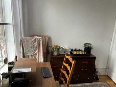 [EN] Large furnished room + private balcony in a quiet shared apartment on the border of Outremont a...