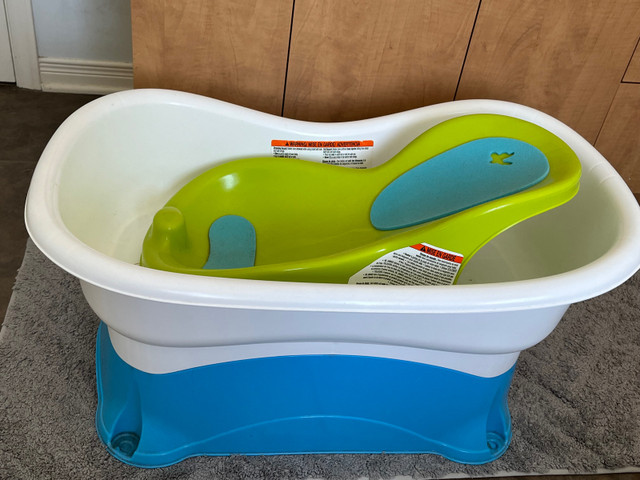 Baby bathtub in excellent condition for sale dans Bain, table à langer  à Ouest de l’Île
