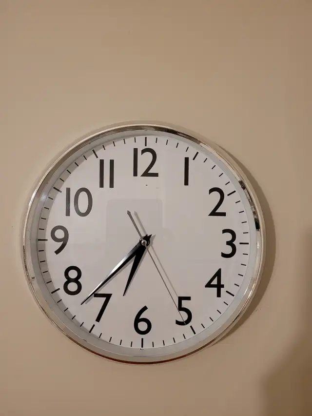 New Wall Clock in Home Décor & Accents in Ottawa - Image 2
