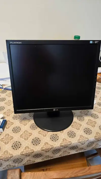 LG Flatron 22 inch Monitor, View more
