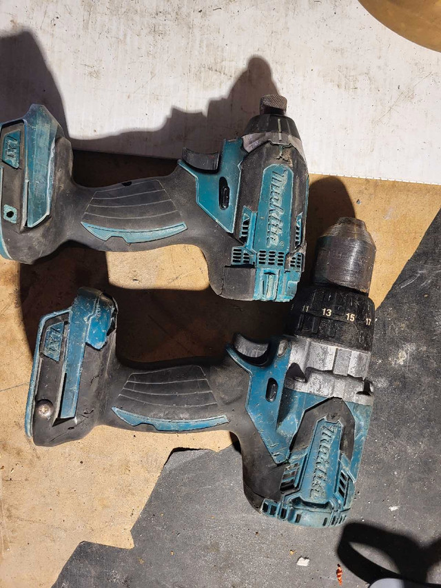 4 drill impact makita Hammer drill  dans Outils électriques  à Ville de Montréal