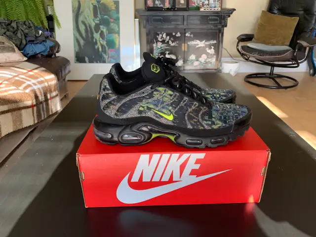 Nike Air Max Plus - size 11 in Men's Shoes in City of Toronto - Image 3