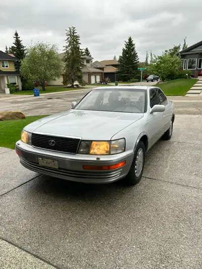This Lexus is a great car. The 400's are very trouble free. This Lexus is known for being a reliable...