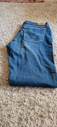New women Levi jeans size 13m