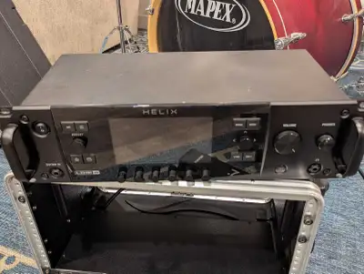 Line6 Helix rack with foot controller and expression pedal, View more