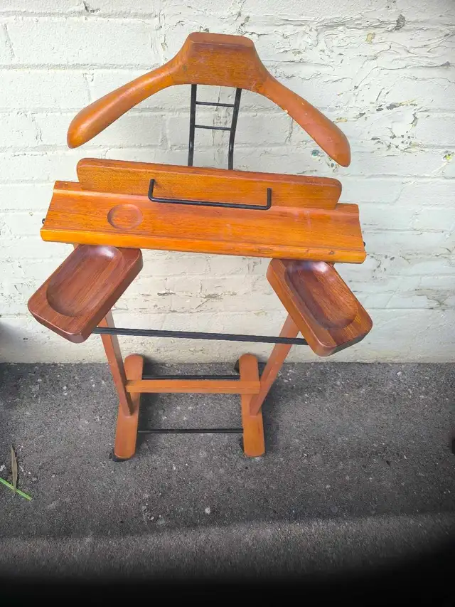 Valet Stand clothing butler solid wood in Other in Markham / York Region - Image 5