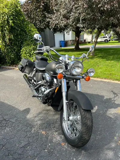 Honda VT750 2003 Color/ Couleur : matte black/ noir mat Mileage/ Kilométrage : 25,380 miles ( 40,845...