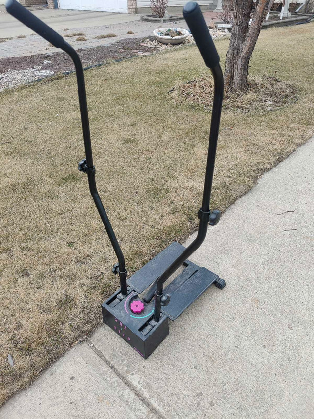 Free exercise step machine  in Free Stuff in Edmonton