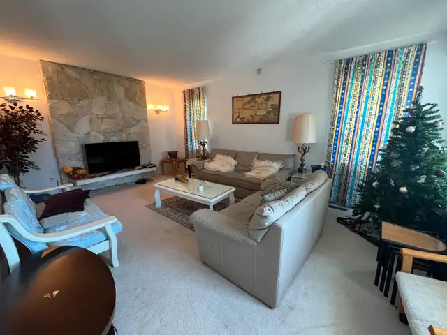 Close Skytrain SFU Room for Rent in Room Rentals & Roommates in Burnaby/New Westminster - Image 11