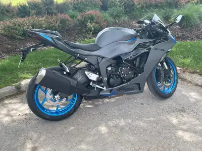Stock 636 with 750 km . Hindle pipe , servo dongle , fender eliminator. All stock parts Will conside...
