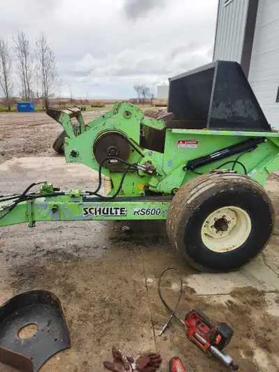 1996 Schulte RS600 hydraulic lift,hydraulic reel.wheel bearing and reel drive bearings relatively ne...