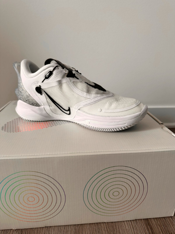 Nike adapt BB v2.0 Oreo 2020 size us10 dans Chaussures pour hommes  à Laval/Rive Nord - Image 3